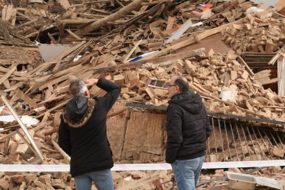 Siete Iglesias de Trabancos. Edificio derrumbado en la plaza Mayor.