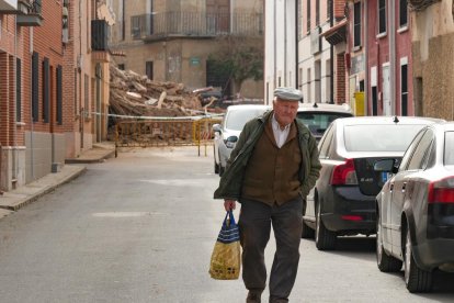 Siete Iglesias de Trabancos. Edificio derrumbado en la plaza Mayor.