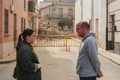 Siete Iglesias de Trabancos. Edificio derrumbado en la plaza Mayor.