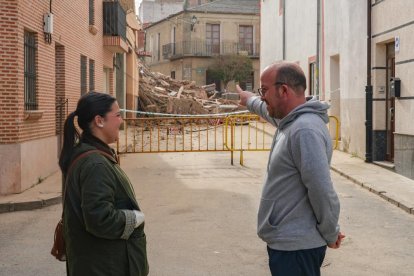 Siete Iglesias de Trabancos. Edificio derrumbado en la plaza Mayor.