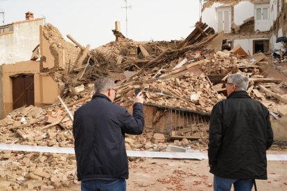 Siete Iglesias de Trabancos. Edificio derrumbado en la plaza Mayor.
