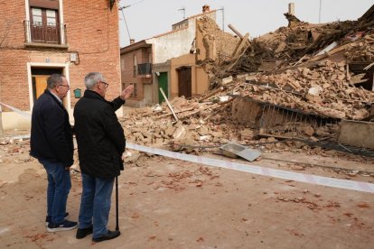 Siete Iglesias de Trabancos. Edificio derrumbado en la plaza Mayor.