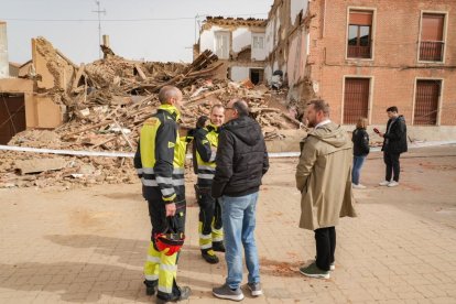 Siete Iglesias de Trabancos. Edificio derrumbado en la plaza Mayor.