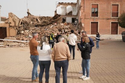 Siete Iglesias de Trabancos. Edificio derrumbado en la plaza Mayor.