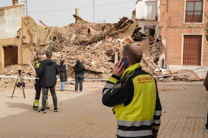Siete Iglesias de Trabancos. Edificio derrumbado en la plaza Mayor.
