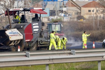 Corte de tráfico de la VA-30 a la N-601 genera tráfico en ambas vías