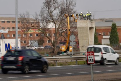 Corte de tráfico de la VA-30 a la N-601 genera tráfico en ambas vías