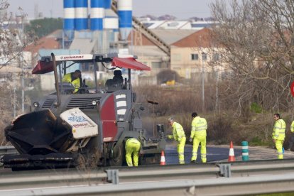 Corte de tráfico de la VA-30 a la N-601 genera tráfico en ambas vías