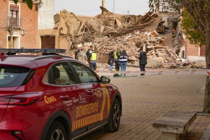 Derrumbe de una casa en la plaza Mayor de Siete Iglesias de Trabancos