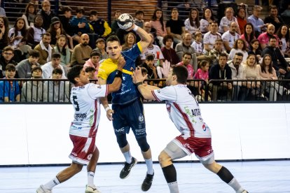 Imagen del BM Logroño La Rioja-Recoletas Atlético Valladolid.