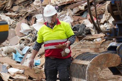 Primeras labores de desescombro en Siete Iglesias de los Trabancos