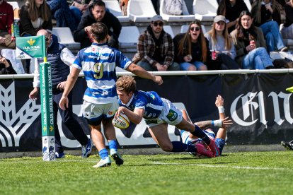 Una acción del partido entre VRAC y Huesitos La Vila.