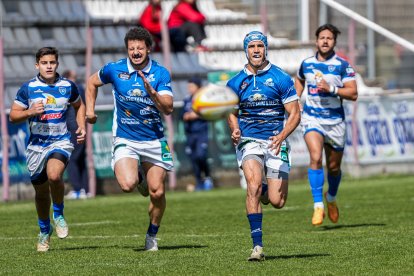 Una acción del partido entre VRAC y Huesitos La Vila.