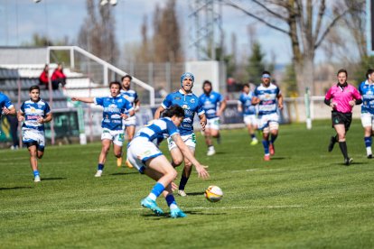 Una acción del partido entre VRAC y Huesitos La Vila.