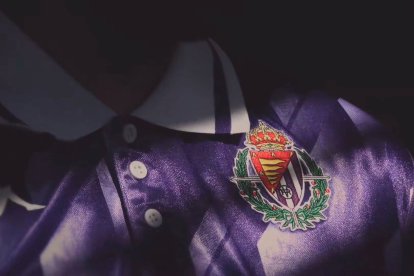 Nueva camiseta retro del Real Valladolid.