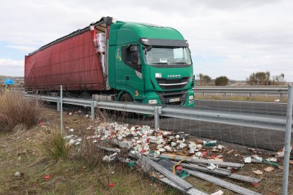 Accidente entre 2 camiones en la autovía A-62, en la localidad zamorana de Castrillo de la Guareña.