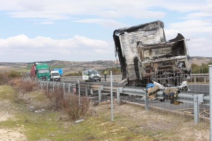 Accidente entre 2 camiones en la autovía A-62, en la localidad zamorana de Castrillo de la Guareña.