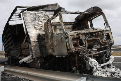 Accidente entre 2 camiones en la autovía A-62, en la localidad zamorana de Castrillo de la Guareña.