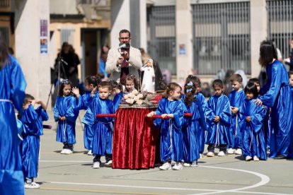 Pregón de la Semana Santa en el colegio Amor De Dios