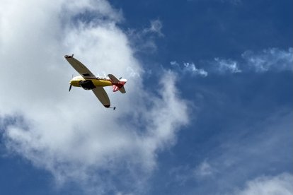 Acrobacias aéreas en el aeródromo La Matilla.