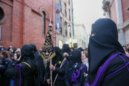 Un momento del Viacrucis procesional en el Miércoles Santo de la capital vallisoletana.