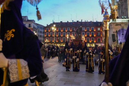 Un momento del Viacrucis procesional en el Miércoles Santo de la capital vallisoletana.