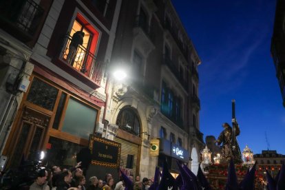 Un momento del Viacrucis procesional en el Miércoles Santo de la capital vallisoletana.