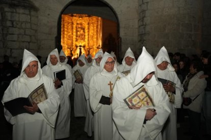El Cristo de las Mercedes procesiona en el Miércoles Santo Vallisoletano.