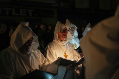El Cristo de las Mercedes procesiona en el Miércoles Santo Vallisoletano.