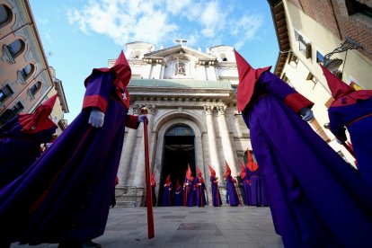Procesión de la Hermandad del Santo Cristo de los Artilleros.