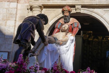 Procesión de Penitencia y Caridad en Jueves Santo
