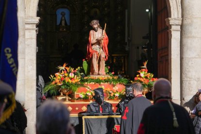 Procesión de Penitencia y Caridad en Jueves Santo