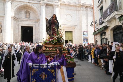 Procesión de Jesús Resucitado con La Virgen de La Alegría.