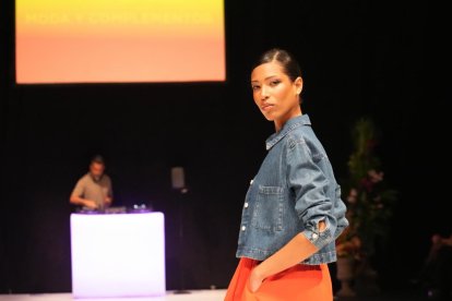 Un momento del desfile de moda en el Lava de Valladolid.