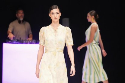 Un momento del desfile de moda en el Lava de Valladolid.