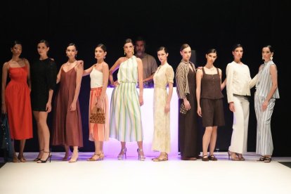 Un momento del desfile de moda en el Lava de Valladolid.