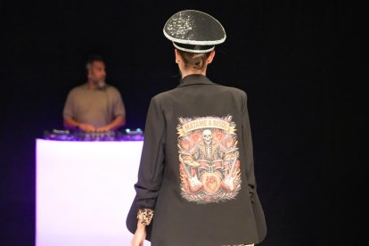 Un momento del desfile de moda en el Lava de Valladolid.
