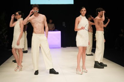 Un momento del desfile de moda en el Lava de Valladolid.