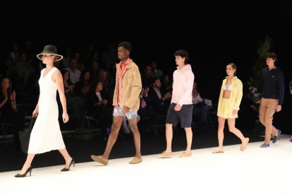 Un momento del desfile de moda en el Lava de Valladolid.