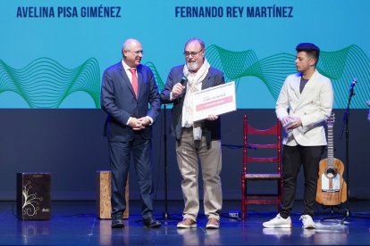 El Teatro Zorrilla acoge el Festival ‘Día del Pueblo Gitano’ de la mano de actuaciones musicales y la entrega de galardones.