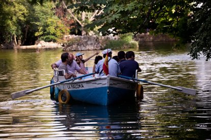 El paseo en barca es una de las experiencias favoritas de las familias