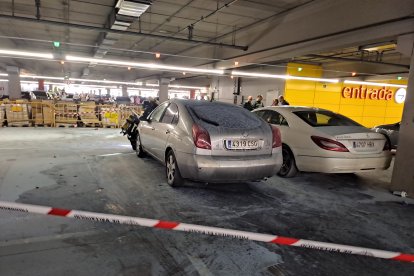 Incendio de un coche en el parking subterráneo de Río Shopping.