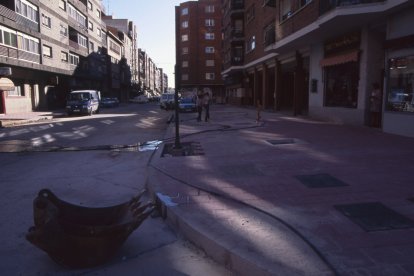 Vista del Paseo de San Vicente tras las obras de pavimentación en 1994.