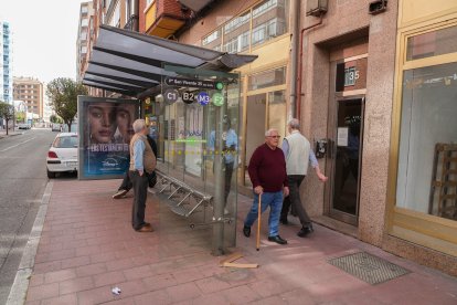 Parada de bus del Paseo de San Vicente.