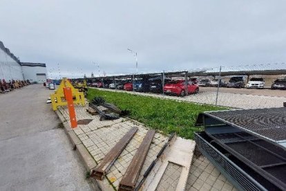 Parte del jardín que desaparecerá en los talleres de Renfe.