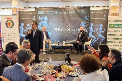 Desayunos de la APDV con Carlos Peralta Gallego.