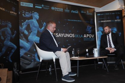 Desayuno de la APDV con Carlos Peralta Gallego, director de la Agencia Estatal Antidopaje.