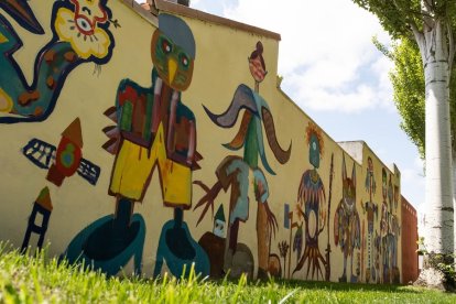 La intervención colaborativa en Pajarillos refuerza el vínculo entre arte urbano y comunidad en Valladolid