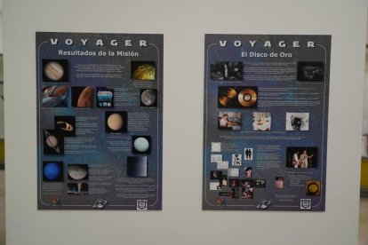 Museo de La Ciencia. Maqueta a tamaño real de una de las sondas espaciales Voyager.