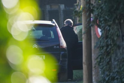 La Guardia Civil registra ya la antigua vivienda de Óscar en Traspinedo tras aparecer el zulo oculto.